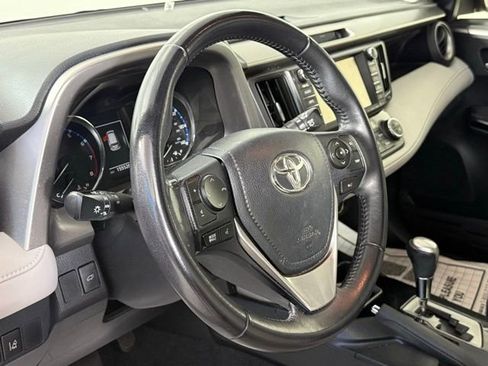 Used 2016 Toyota RAV4 Limited FWD image 17