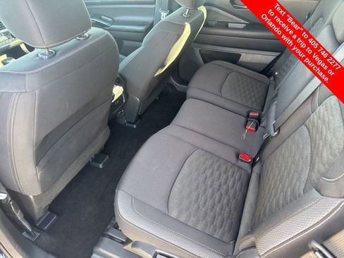 Used 2024 Nissan Pathfinder SV image 10