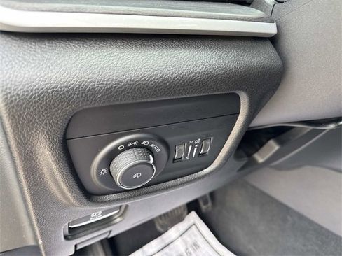 Used 2022 Jeep Grand Cherokee L Limited image 31