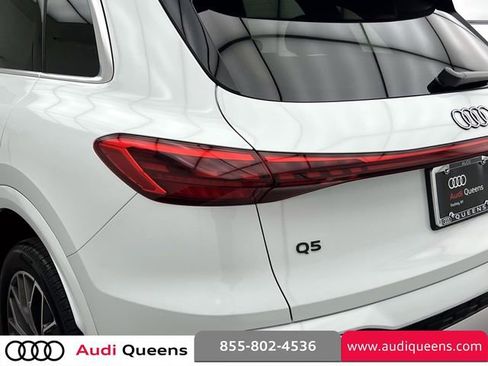 Used 2025 Audi Q5 Premium Plus w/ Premium Plus AWD/4WD image 10