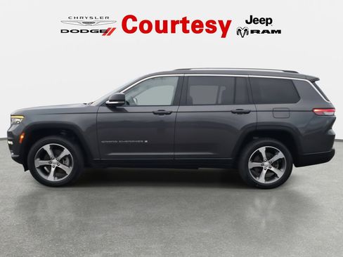 Used 2023 Jeep Grand Cherokee L Limited w/ Trailer Tow Group (B) image 8