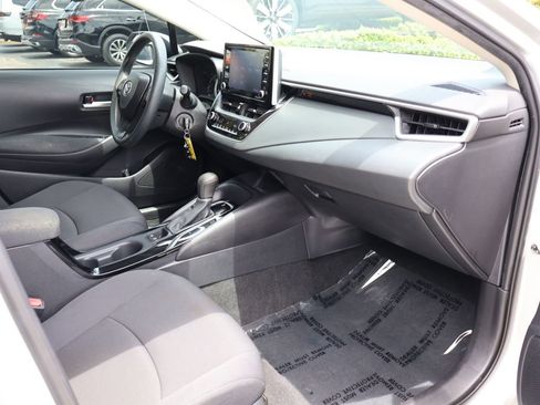 Used 2021 Toyota Corolla LE FWD image 24