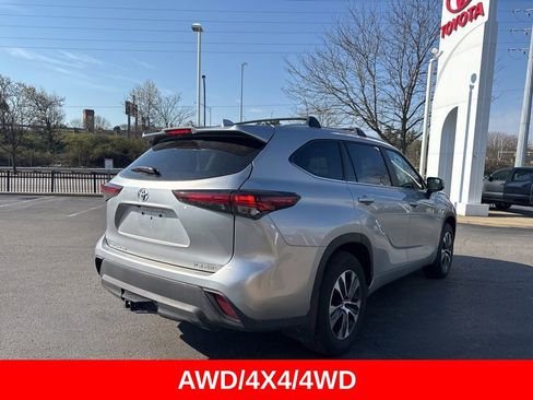 Used 2024 Toyota Highlander XLE image 7