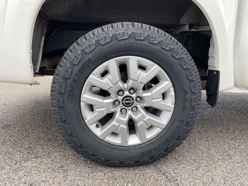 Used 2023 Nissan Frontier SV image 49