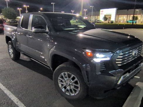 Used 2024 Toyota Tacoma Limited w/ Limited Package (LT) AWD/4WD image 3