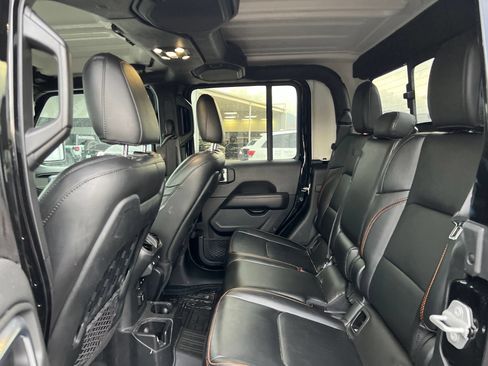 Used 2021 Jeep Gladiator Mojave AWD/4WD image 15