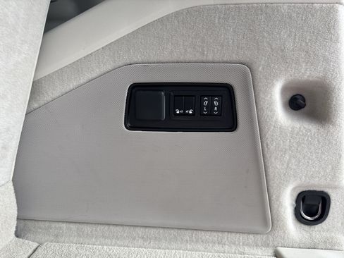 Used 2023 Cadillac Escalade Sport Platinum image 19