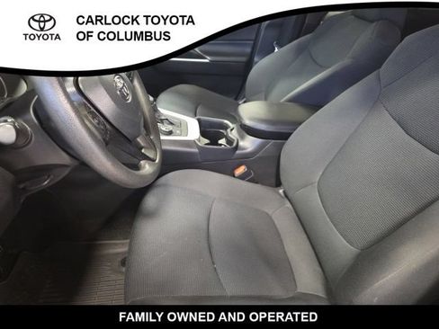 Used 2021 Toyota RAV4 LE AWD/4WD image 13
