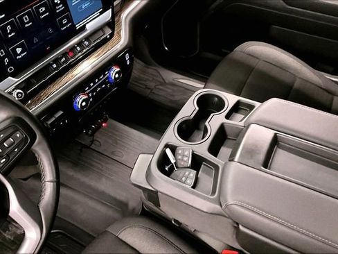 Used 2024 GMC Sierra 3500 SLE w/ SLE Convenience Package image 15