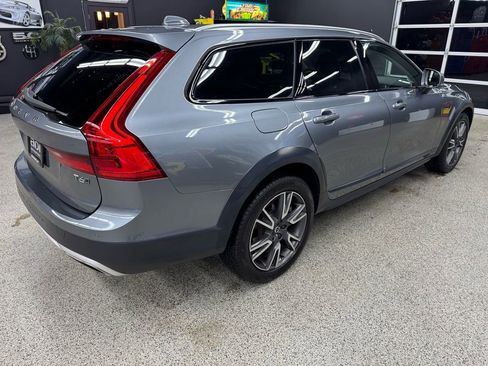 Used 2017 Volvo V90 T6 Cross Country image 5