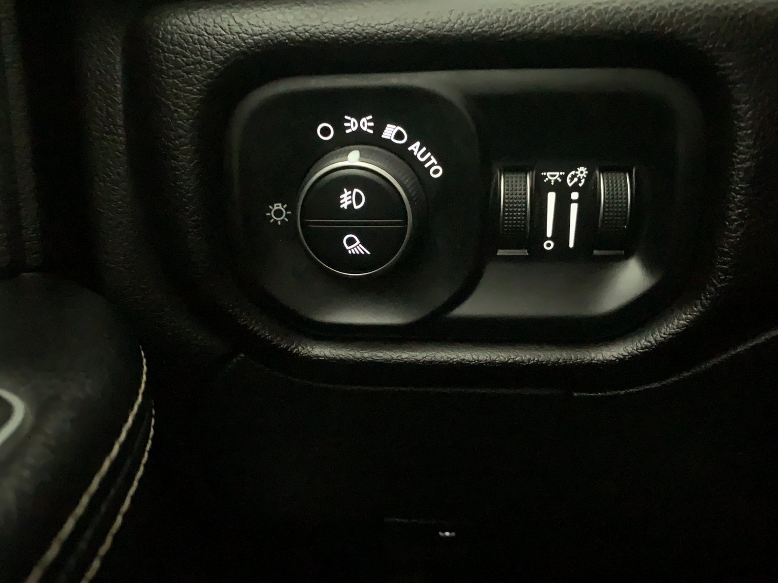 Used 2022 RAM 2500 Laramie AWD/4WD image 13