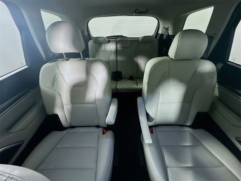 Used 2022 Kia Telluride S image 13