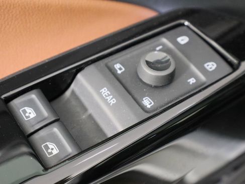 Used 2021 Volkswagen ID.4 Pro S image 22