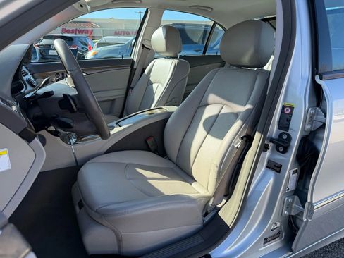 Used 2009 Mercedes-Benz E 350 Sedan image 10