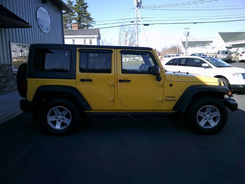 Used 2015 Jeep Wrangler Unlimited Sport w/ Quick Order Package 24S AWD/4WD image 8