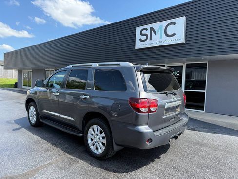 Used 2018 Toyota Sequoia Platinum w/ Preferred Accessory Package AWD/4WD image 8