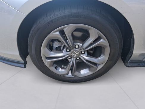 Used 2024 Honda Accord EX image 9