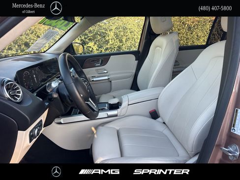 Used 2023 Mercedes-Benz GLB 250 image 8