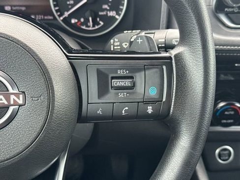 Used 2022 Nissan Rogue SV FWD image 31
