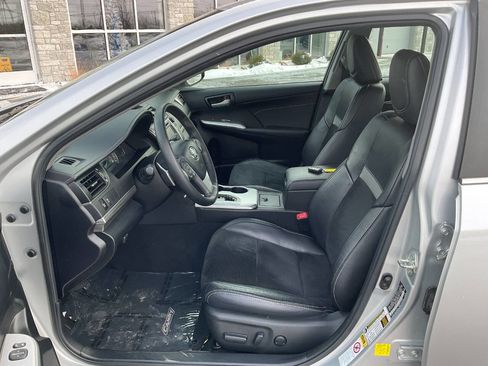 Used 2013 Toyota Camry SE w/ Leather Pkg image 13