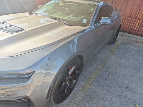 Used 2021 Chevrolet Camaro SS RWD image 4