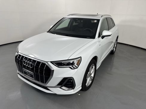 Used 2020 Audi Q3 2.0T Premium Plus AWD/4WD image 32