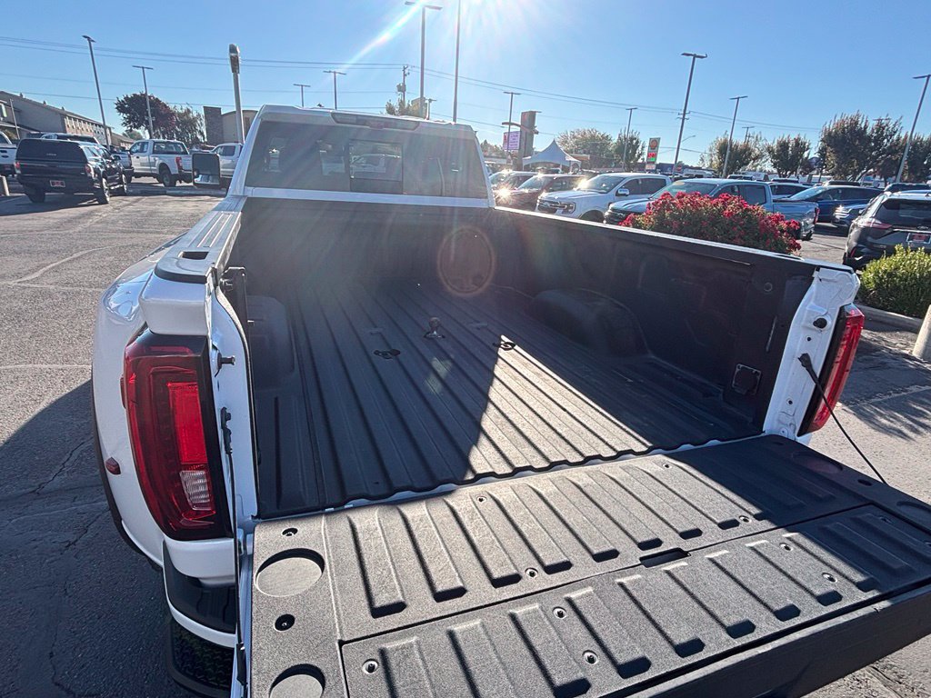 Used 2023 GMC Sierra 3500 Denali w/ Denali Ultimate Package AWD/4WD image 16