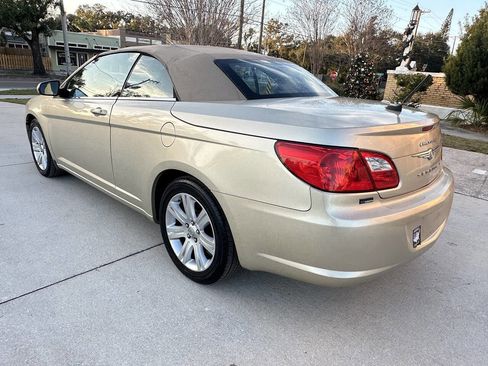 Used 2010 Chrysler Sebring Touring w/ Special Touring Group image 21
