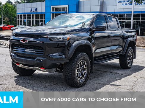 Used 2023 Chevrolet Colorado ZR2 w/ ZR2 Convenience Package III AWD/4WD image 2