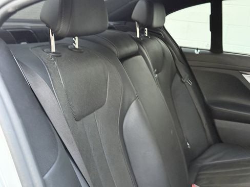 Used 2018 BMW 740i image 18