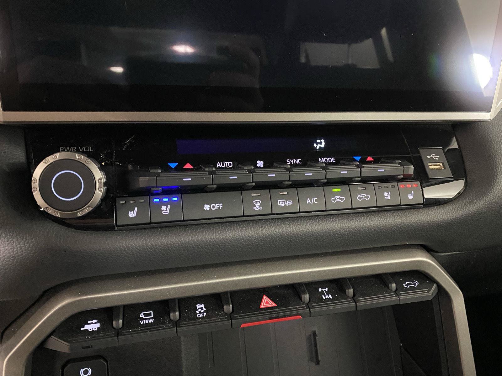 Used 2025 Toyota Tundra Limited w/ TRD Off-Road Package AWD/4WD image 11