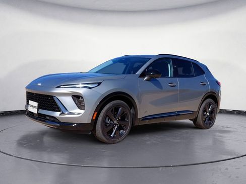 Used 2025 Buick Envision Sport Touring image 1