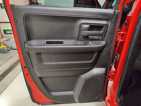 Used 2018 RAM 1500 Express image 34