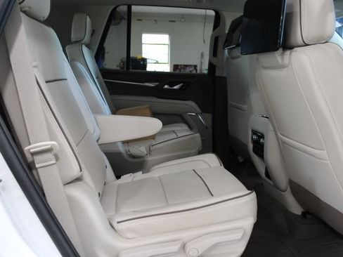 Used 2024 GMC Yukon Denali AWD/4WD image 17