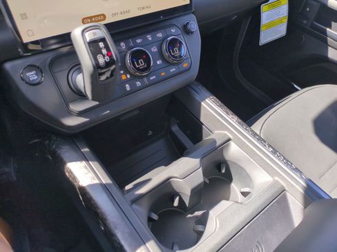 New 2026 Land Rover Defender 110 OCTA image 22