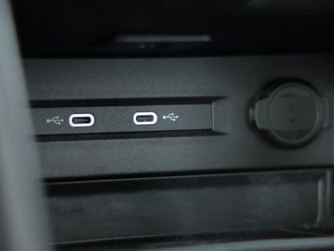 New 2024 Volkswagen Taos SE image 20