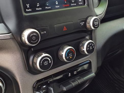 Used 2020 RAM 2500 Tradesman w/ Chrome Appearance Group image 11