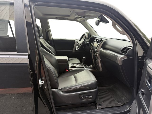 Used 2021 Toyota 4Runner SR5 Premium w/ Moonroof Package AWD/4WD image 12