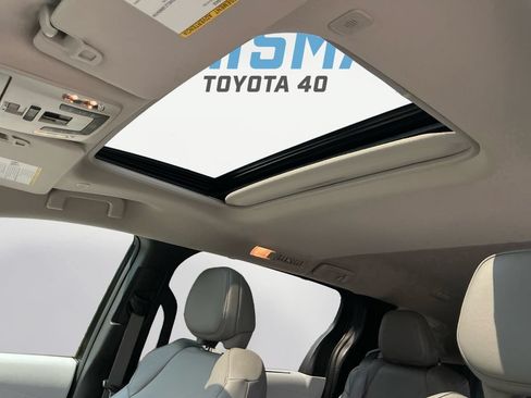 Used 2025 Toyota Sienna XLE w/ XLE Plus Package AWD/4WD image 19