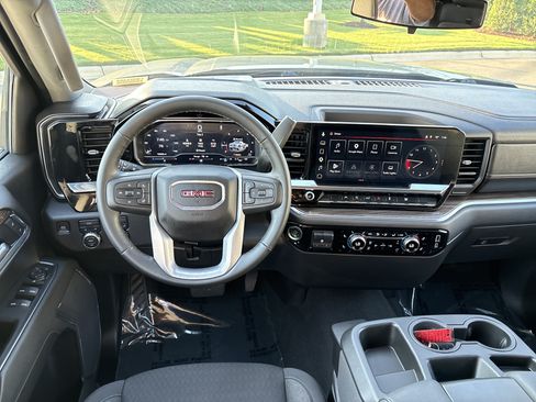 Used 2025 GMC Sierra 1500 Elevation AWD/4WD image 19