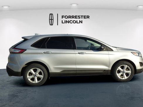 Used 2018 Ford Edge SE image 2