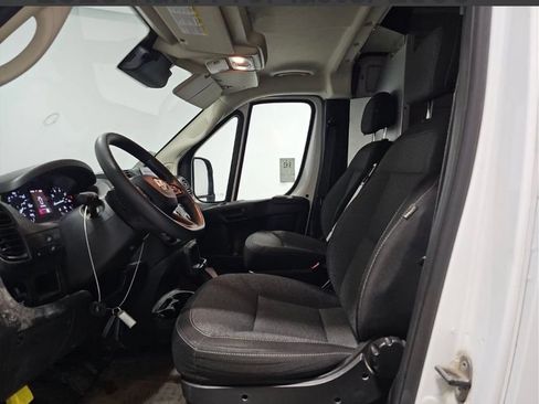 Used 2023 RAM ProMaster 2500 w/ Convenience Group FWD image 11