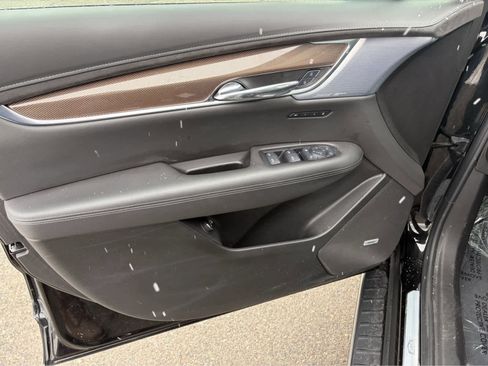 Used 2025 Cadillac XT6 Sport w/ Platinum Package image 7