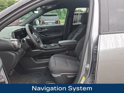 Used 2025 Chevrolet Equinox LT AWD/4WD image 2