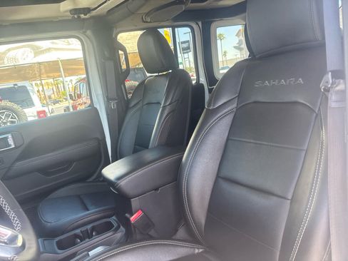 Used 2023 Jeep Wrangler Sahara image 16