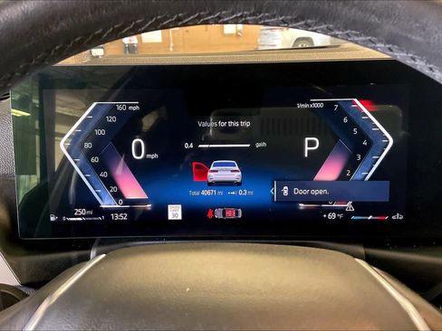 Used 2023 BMW 330i Sedan w/ Premium Package image 25