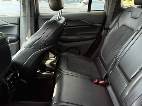 Used 2023 Jeep Grand Cherokee Altitude AWD/4WD image 11