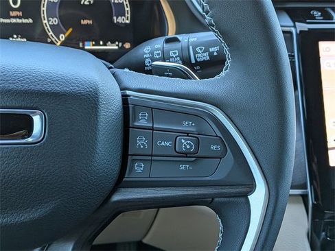 New 2025 Jeep Grand Cherokee Limited w/ Luxury Tech Group II image 29