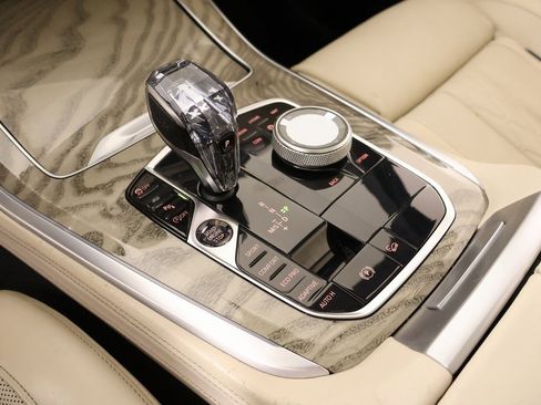 Used 2019 BMW X5 xDrive50i w/ Executive Package image 9