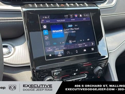 Used 2024 Jeep Grand Cherokee Altitude AWD/4WD image 14